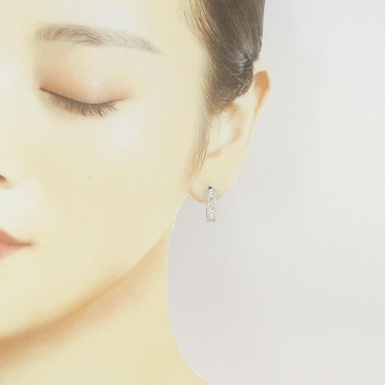 [BRAND NEW] PT900 Diamond earrings 0.90CT