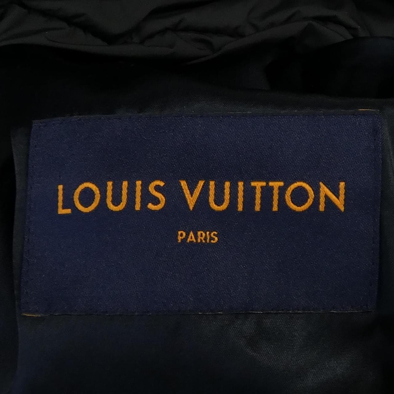 LOUIS VUITTON羽絨連帽衫 HHB40WGHK 羽絨服