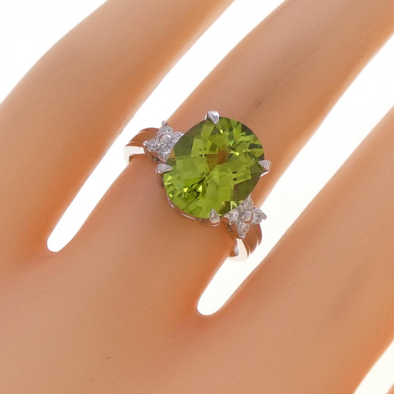 PT900 ペリドット リング 3.67CT