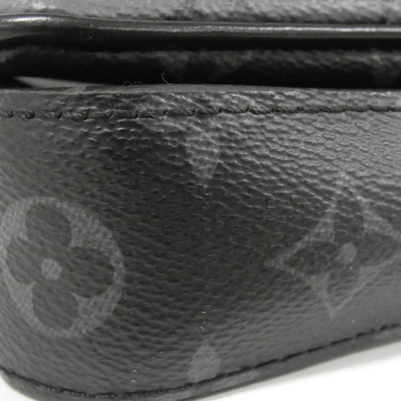 ルイヴィトン モノグラム エクリプス リバース トリオ メッセンジャー M69443 ショルダーバッグ