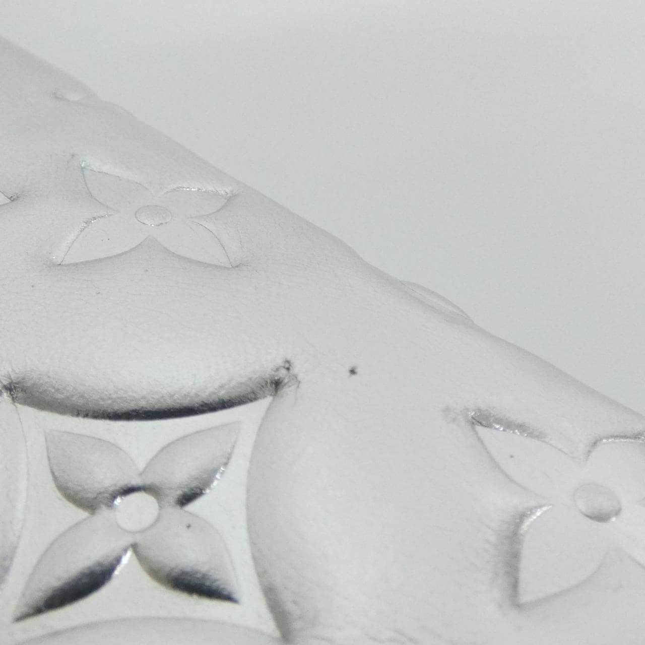 ルイヴィトン モノグラム クッサン(LV SKI) ジッピー ウォレット M26771 財布