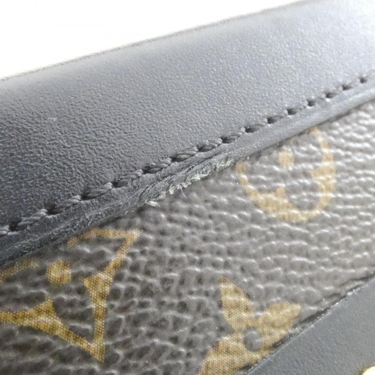 ルイヴィトン モノグラム プティット マル M45943 ショルダーバッグ