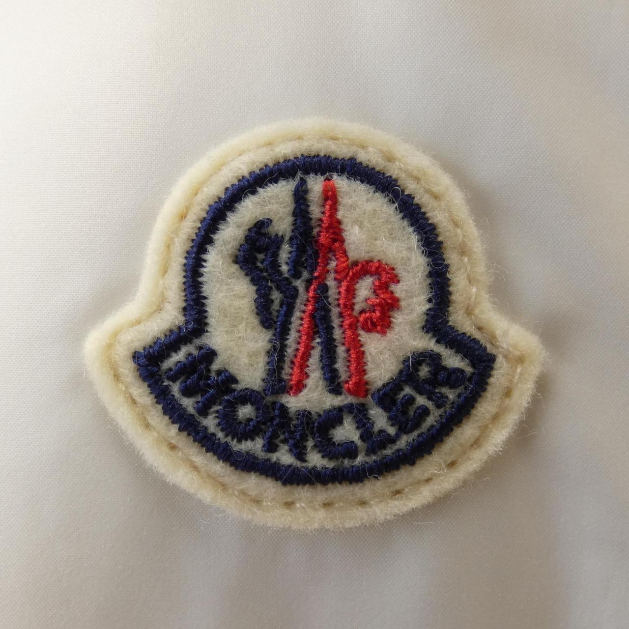 モンクレール MONCLER ダウンジャケット