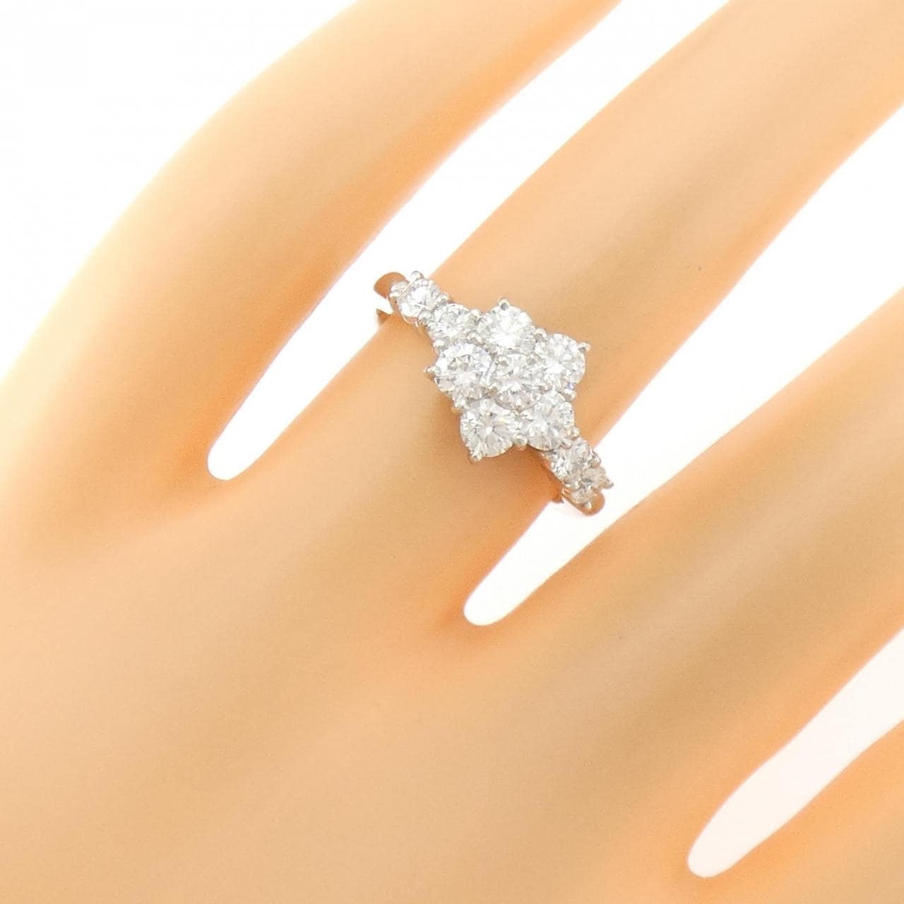 PT900 フラワー ダイヤモンド リング 1.05CT