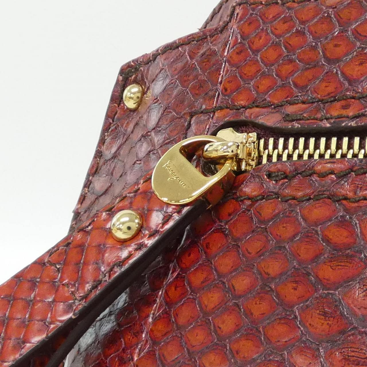 サルヴァトーレフェラガモ 21 D464 バッグ