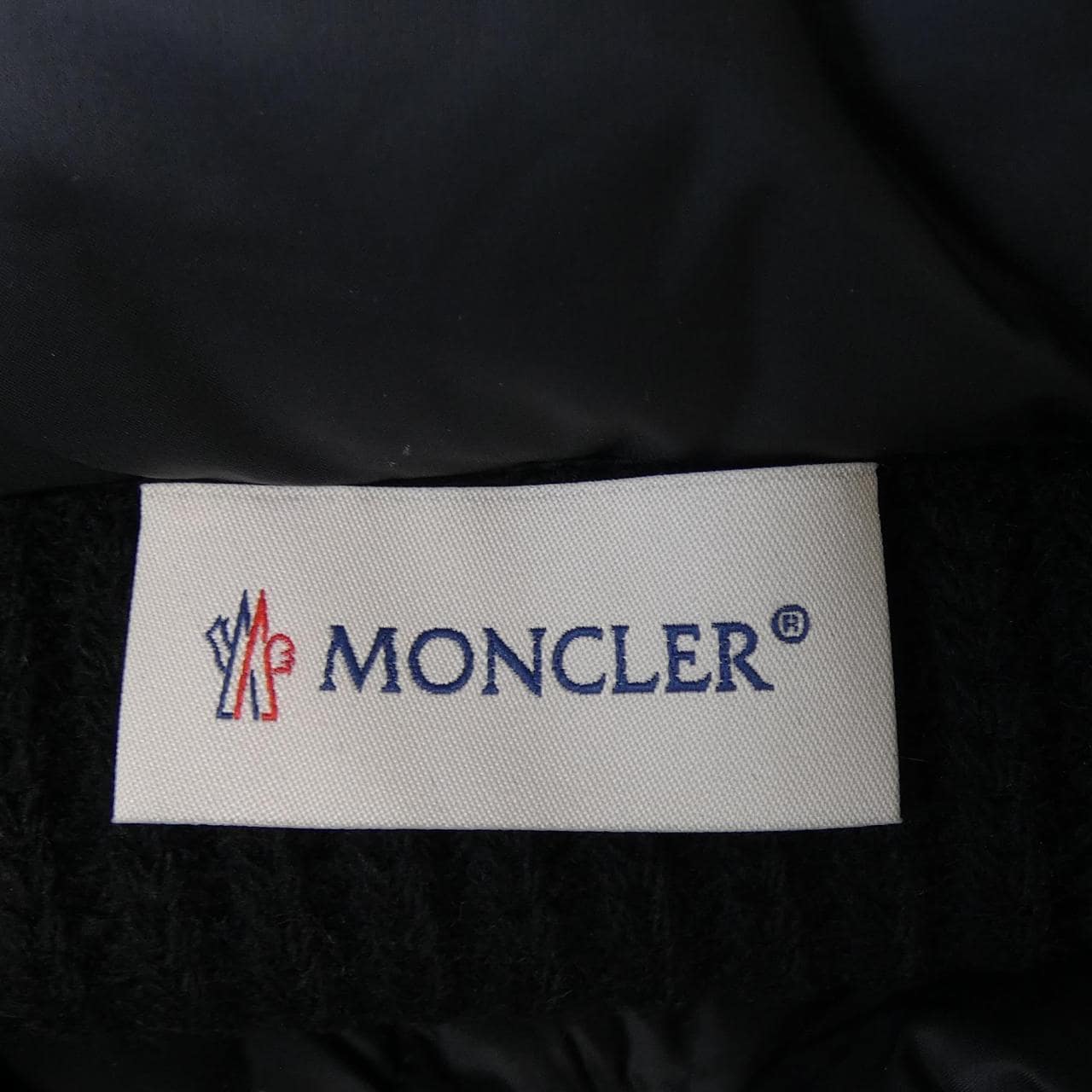 【新品】モンクレール MONCLER K20939B00028 ダウンジャケット