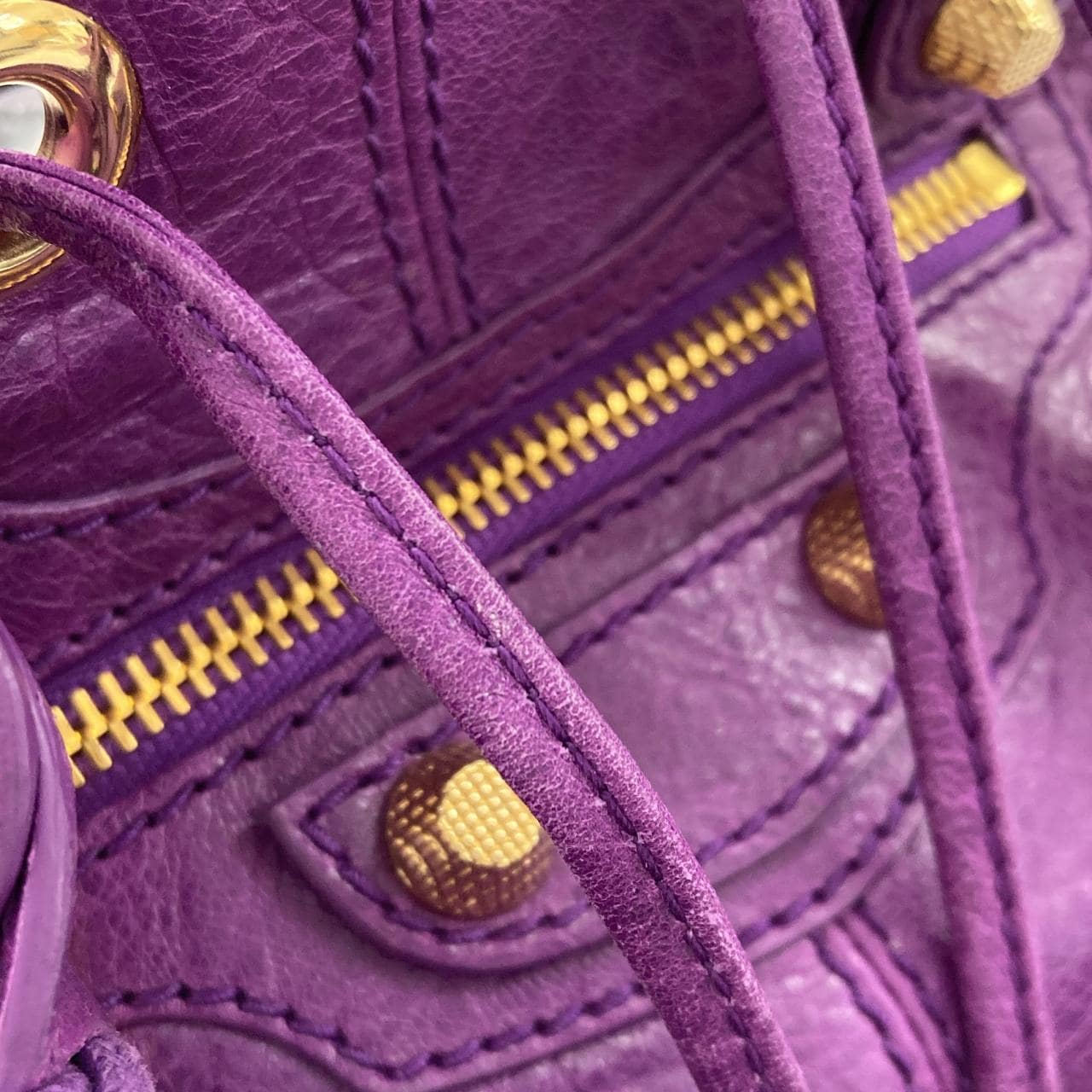 バレンシアガ GIANT MINI POMPON 285439 D94JG バッグ