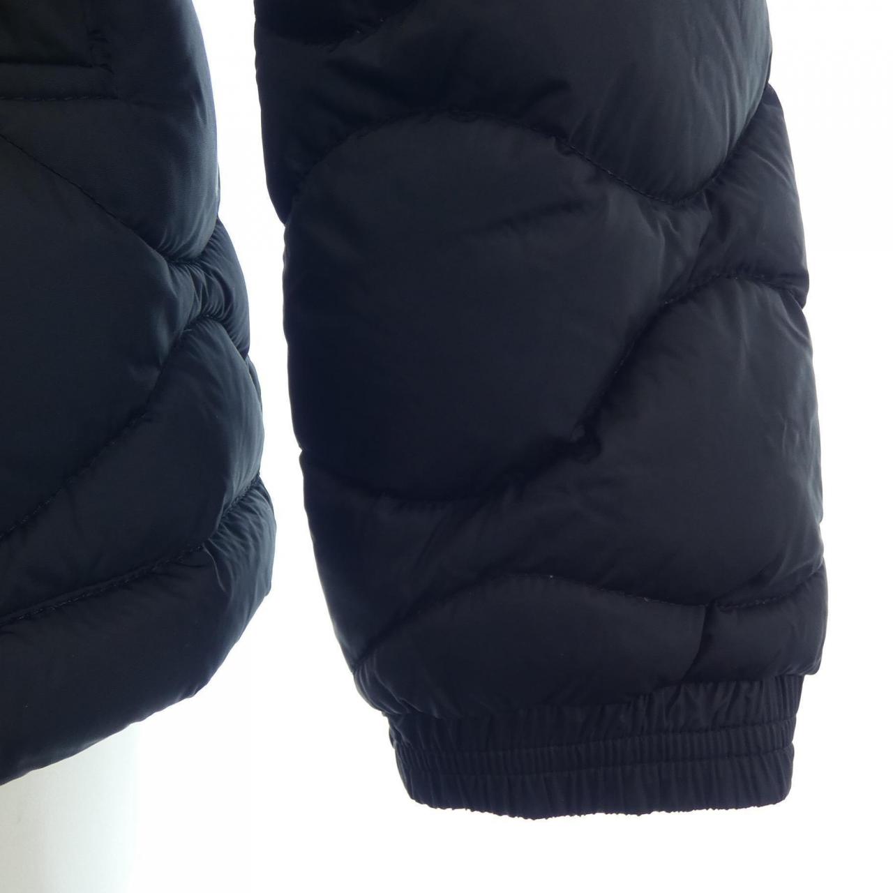 モンクレール MONCLER ダウンジャケット