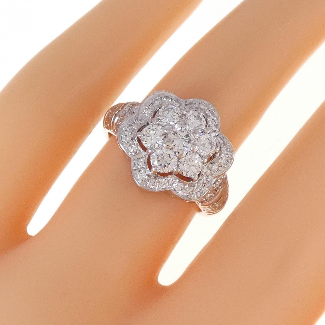 PT フラワー ダイヤモンド リング 1.07CT