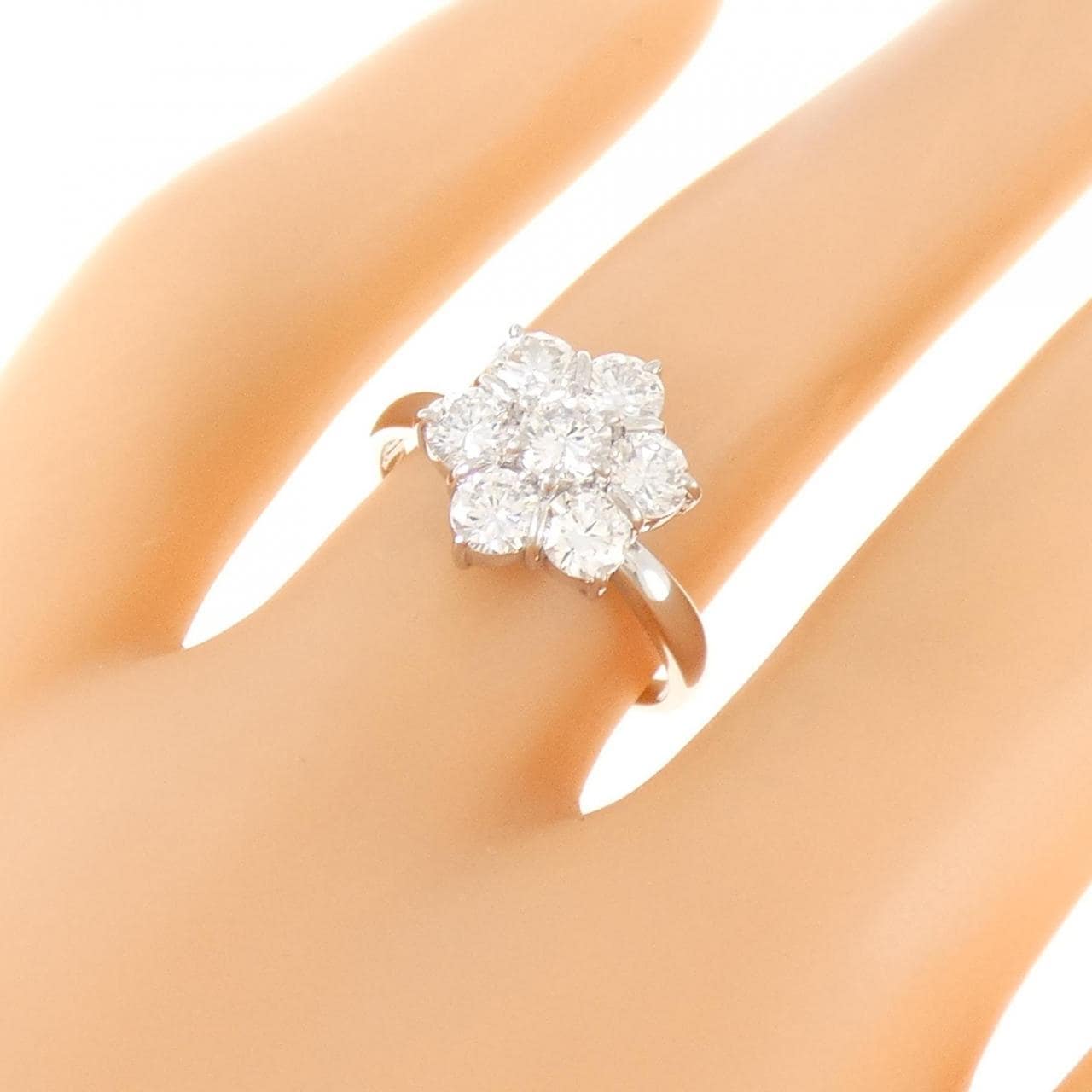 PT900 フラワー ダイヤモンド リング 1.08CT