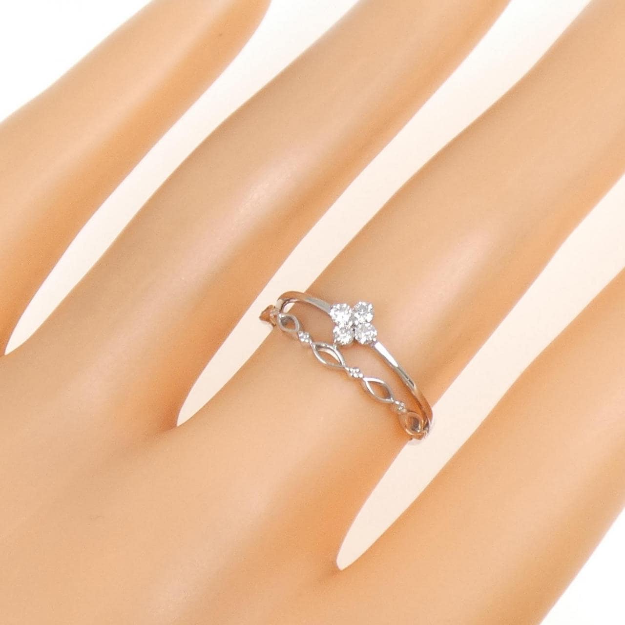 PT900 フラワー ダイヤモンド リング 0.10CT