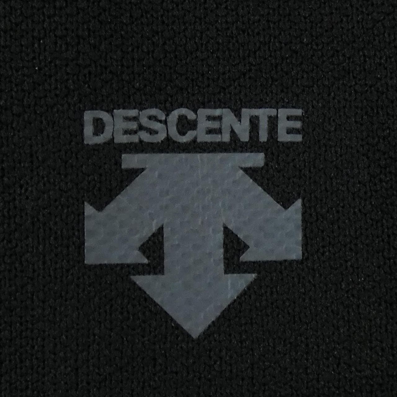 Descente DESCENTE top