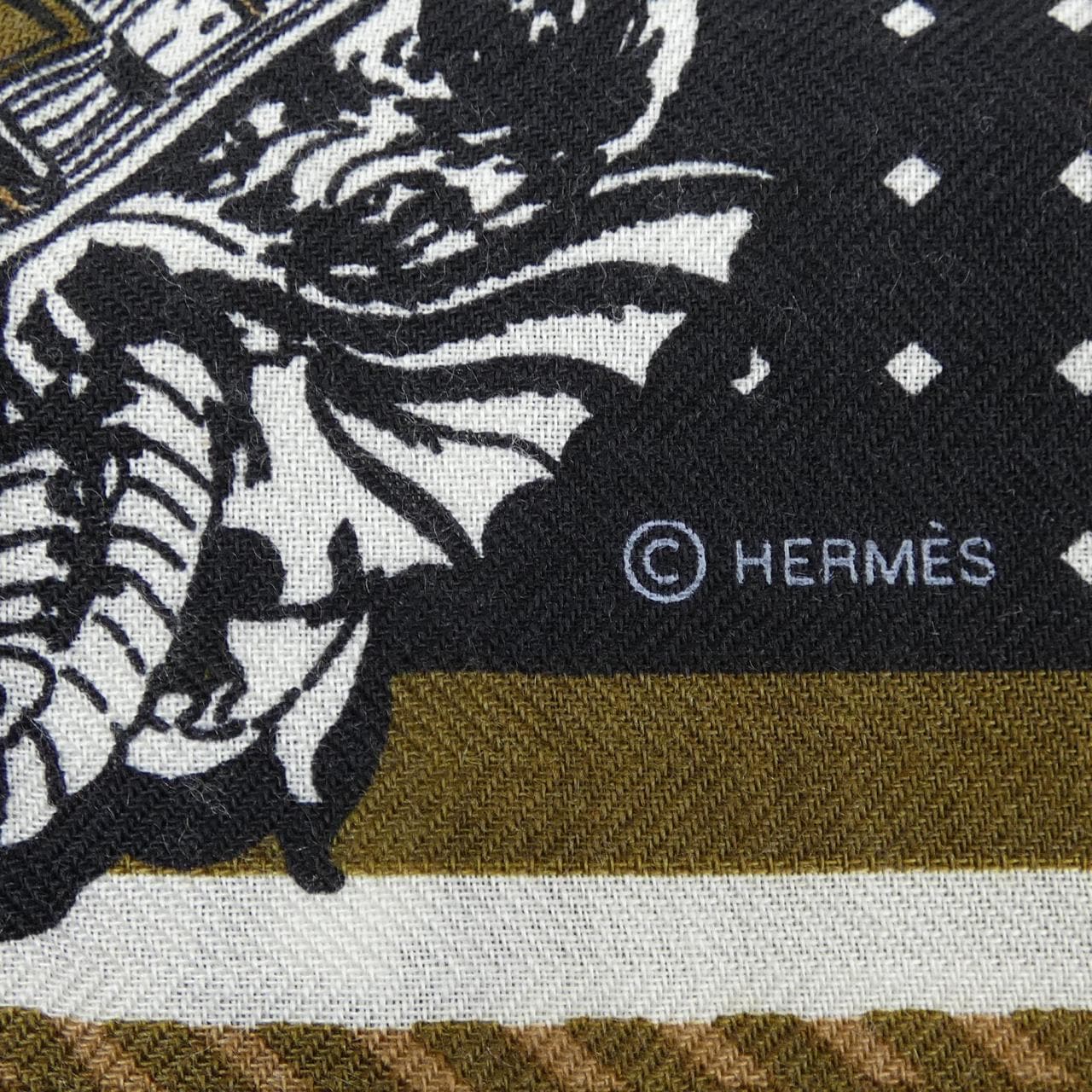 エルメス HERMES HARNAIS DE COUR BANDANA H243935S カレジェアン140 ショール