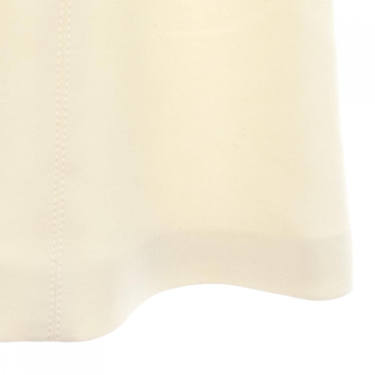 サルヴァトーレフェラガモ SALVATORE FERRAGAMO スカート