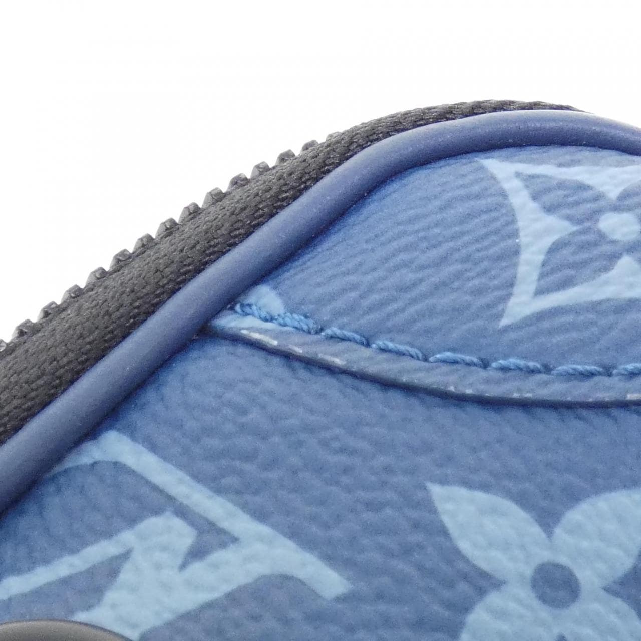 ルイヴィトン モノグラム トーン アルファ ウェアラブル ウォレット M82801 ショルダーバッグ