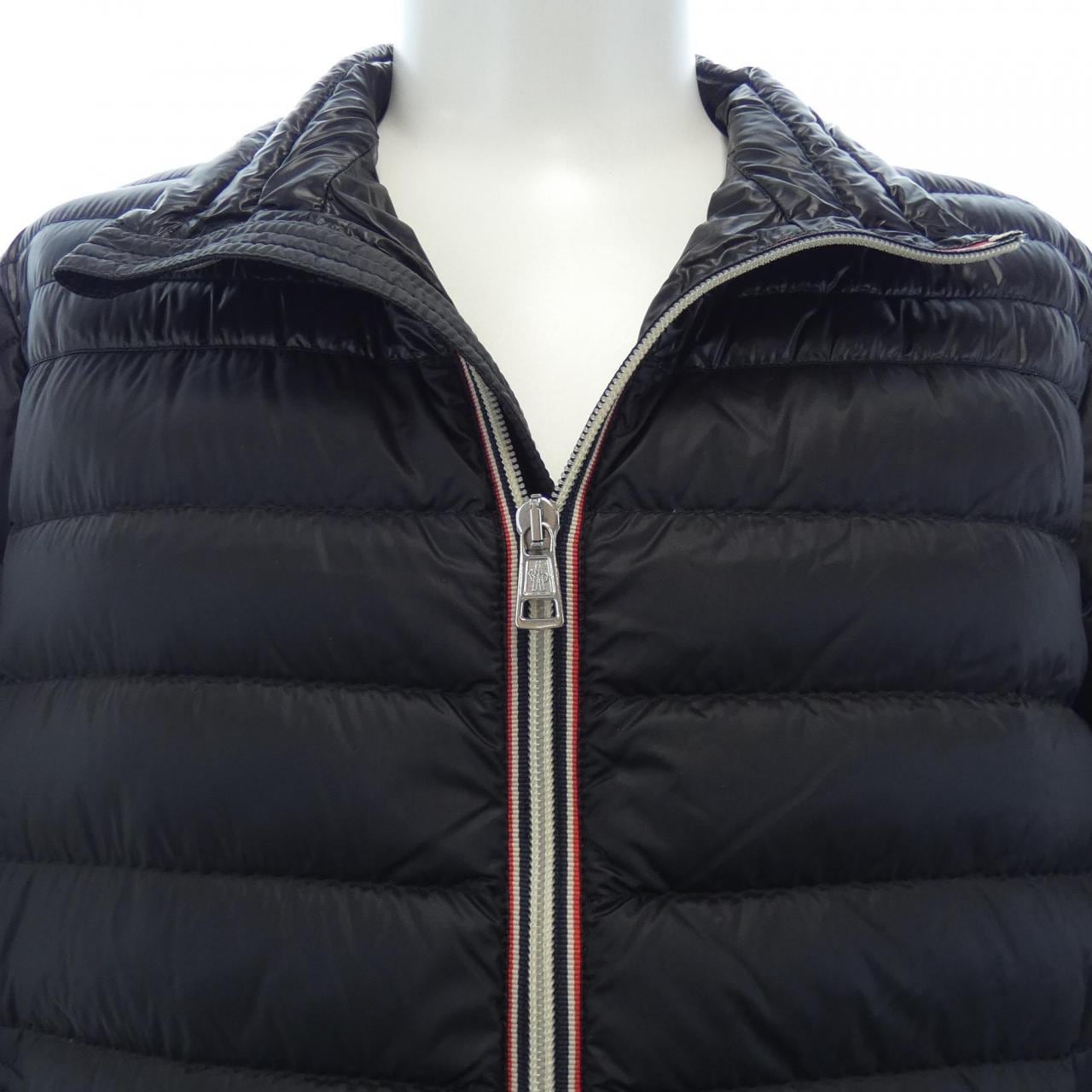モンクレール MONCLER ダウンジャケット