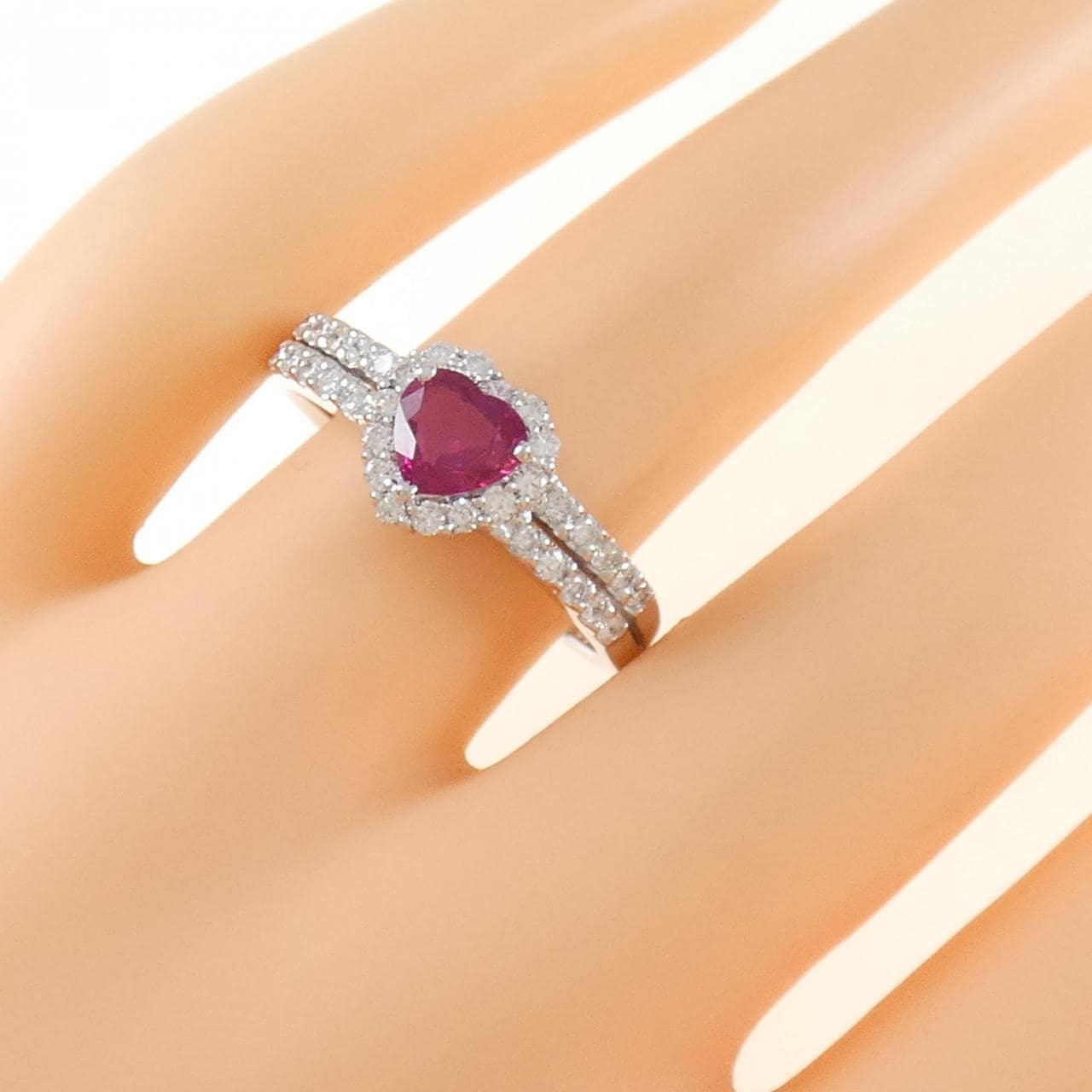 K18WG Heart Ruby Ring 0.80CT