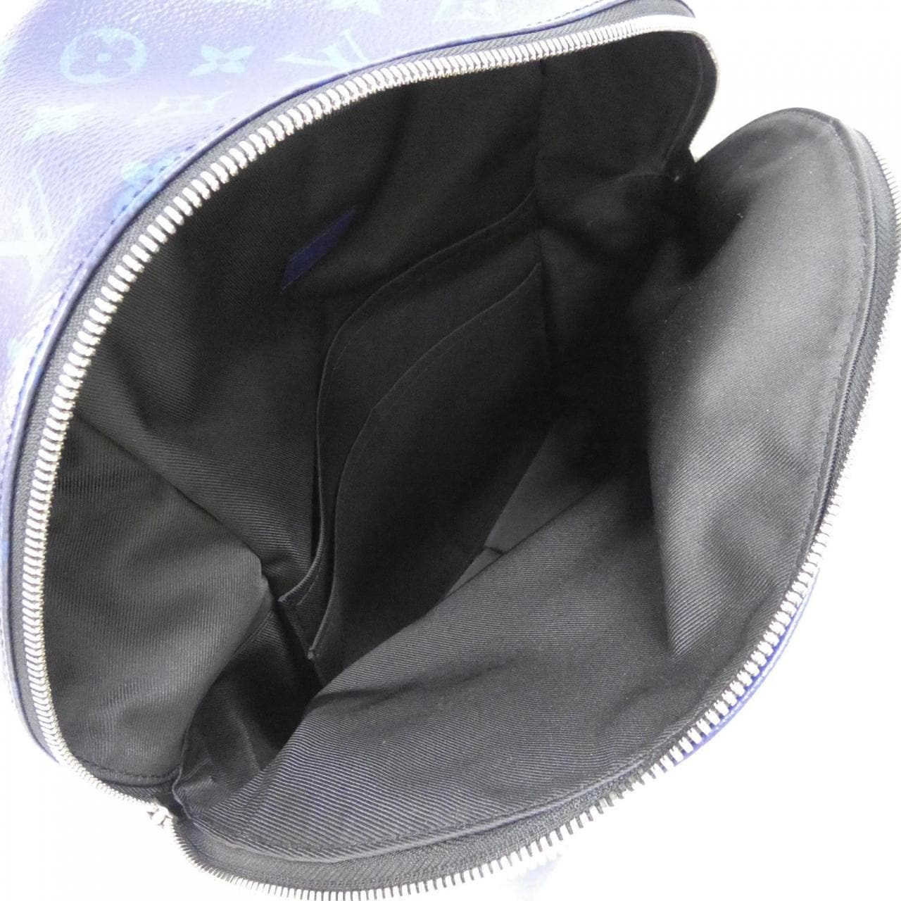 ルイヴィトン タイガ ラマ ディスカバリー バックパック M30229 リュックサック