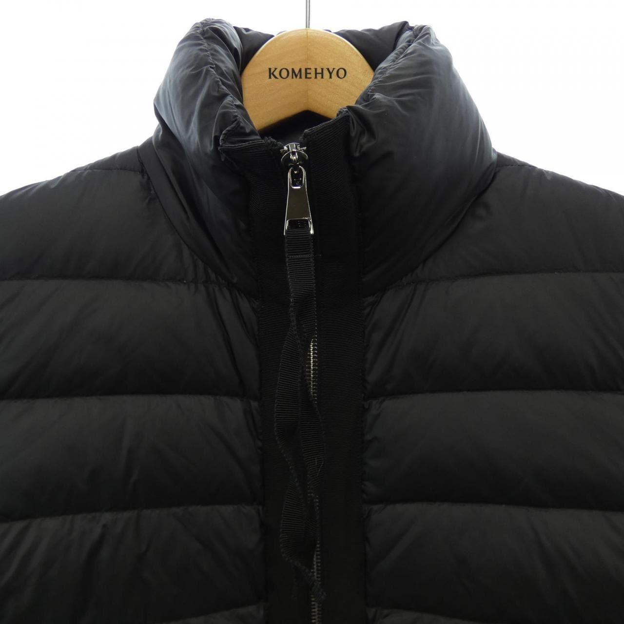 モンクレール MONCLER ダウンジャケット