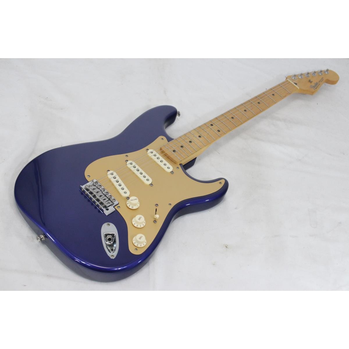 FENDER STANDARD STRATOCASTER
