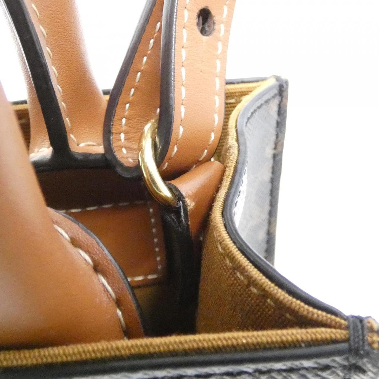 セリーヌ ミニ バーティカル カバ 194372BZK バッグ