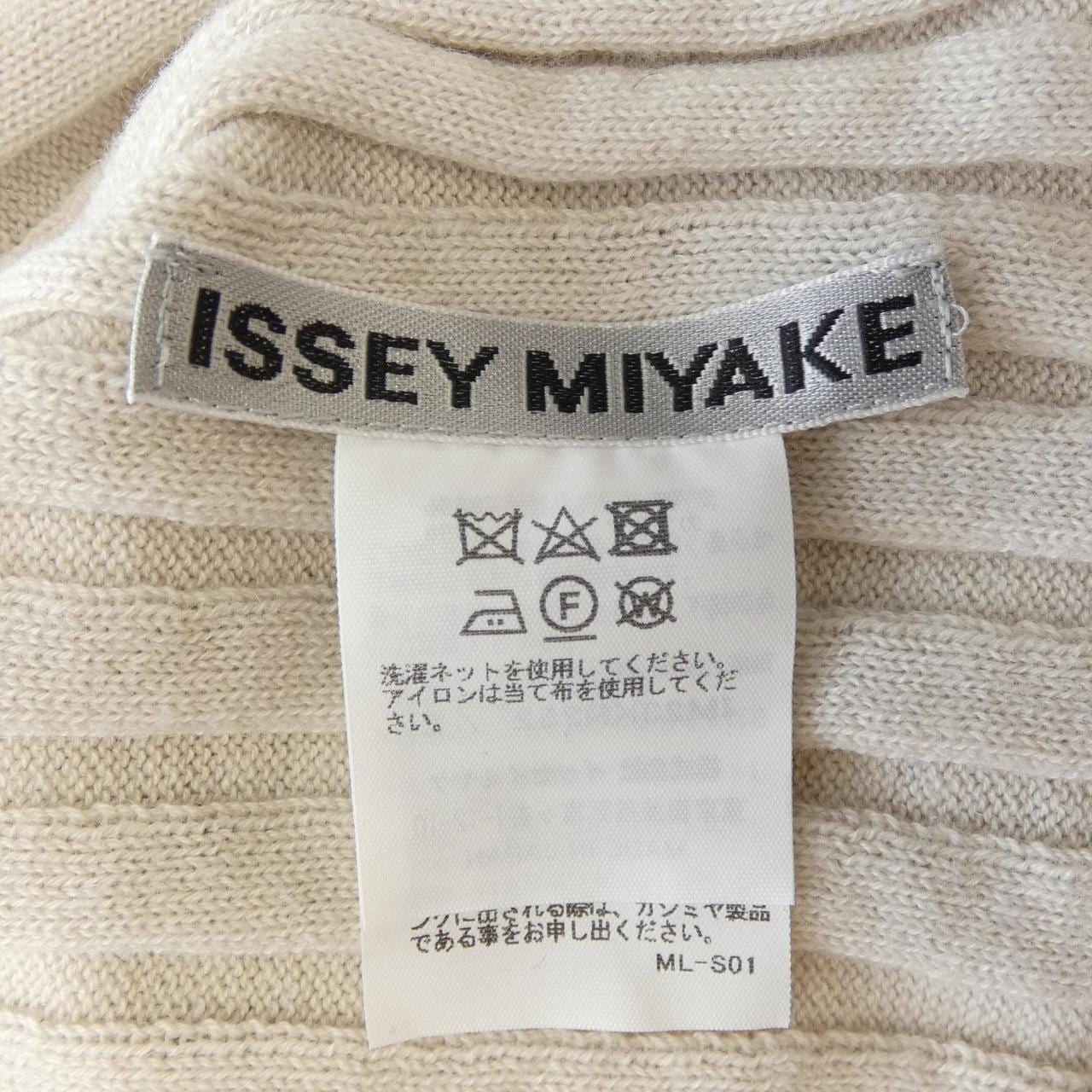 イッセイミヤケ ISSEY MIYAKE IM23KN252 ニット