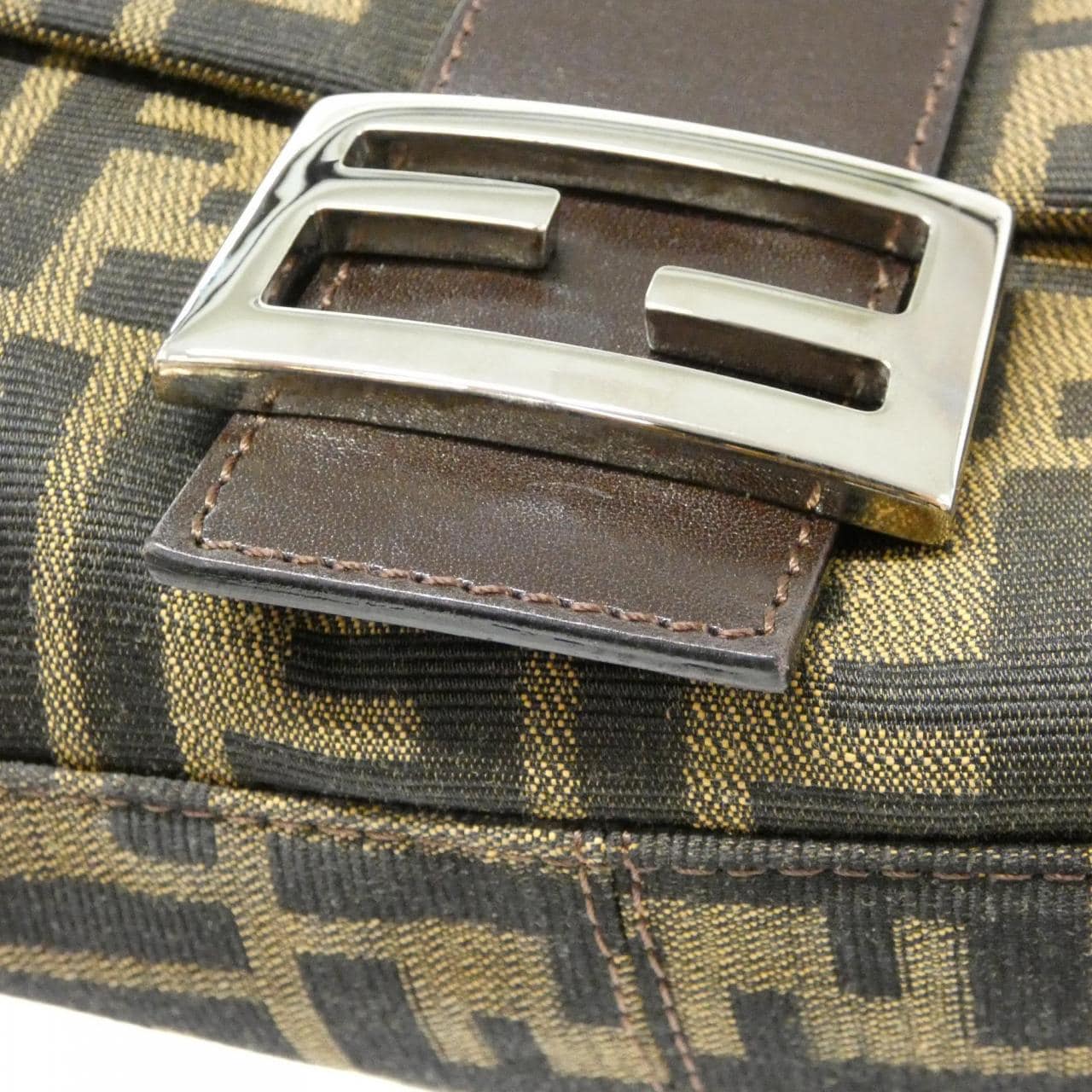 【ヴィンテージ】フェンディ マンマ バゲット 26325 ショルダーバッグ