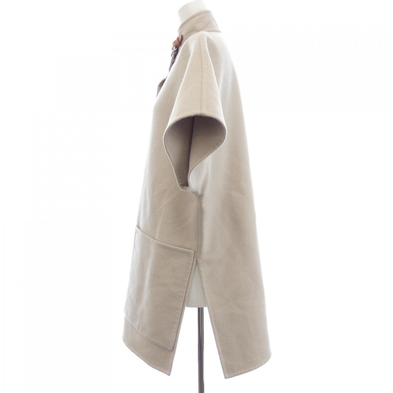 エルメス HERMES アイレットスクラプ 2E0129DB コート