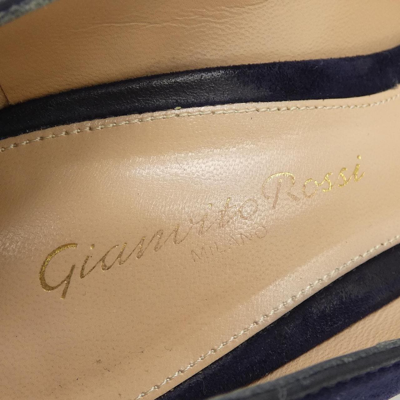ジャンヴィトロッシ GIANVITO ROSSI パンプス