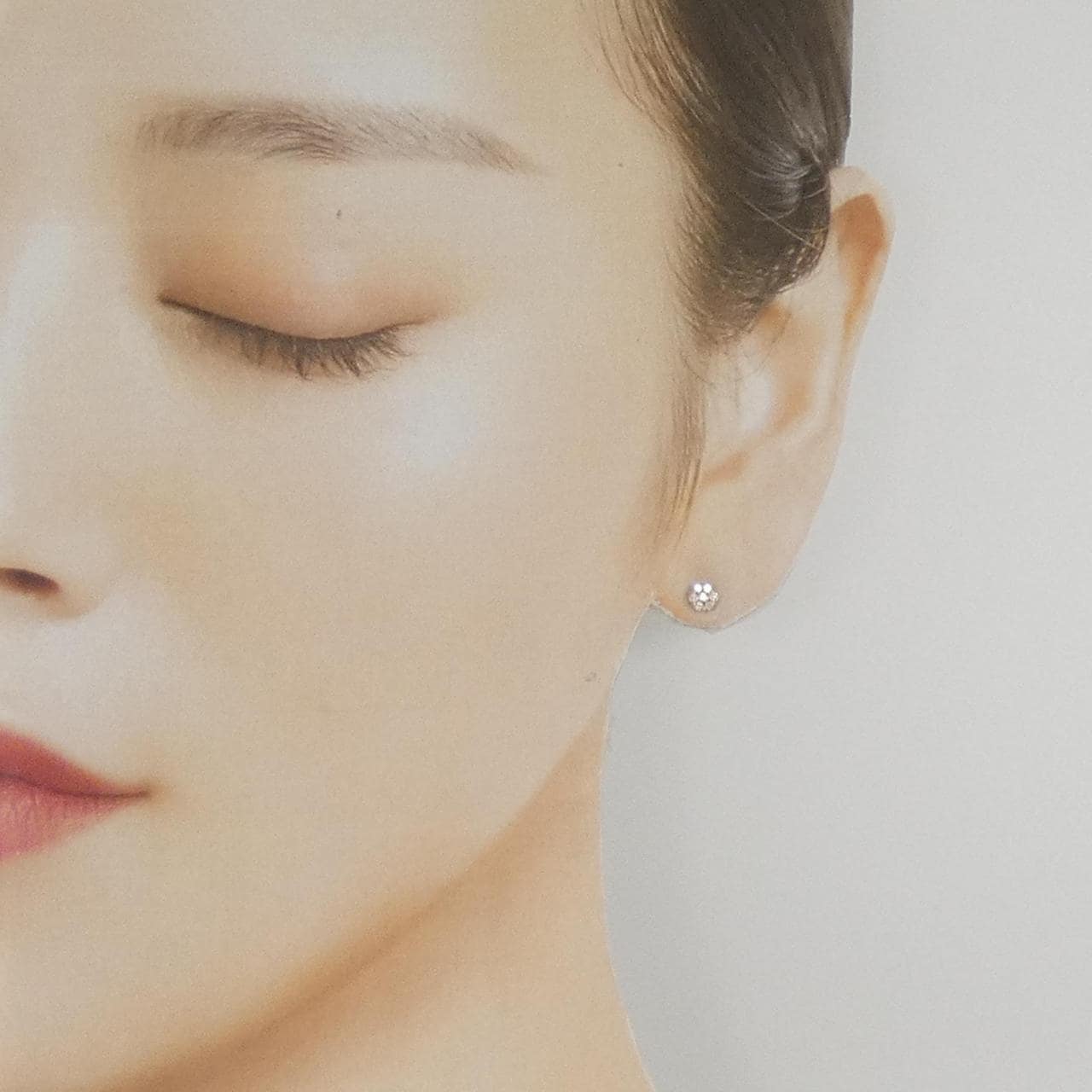 K10PG フラワー ダイヤモンド ピアス 0.14CT