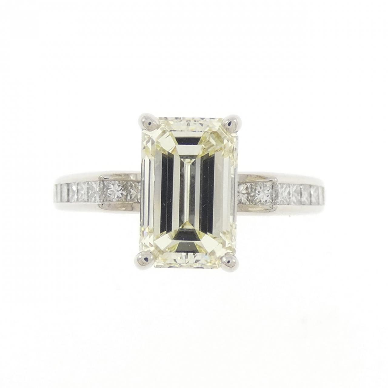 PT900 ダイヤモンド リング 2.058CT VLY VVS2 エメラルドカット