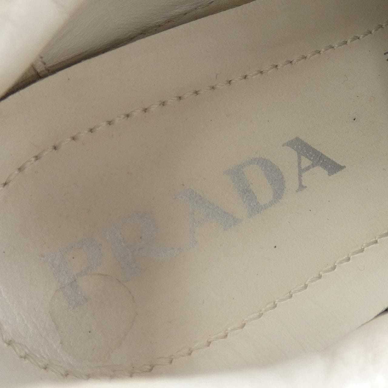 プラダ PRADA スニーカー