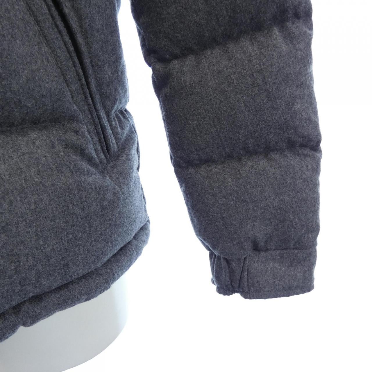 モンクレール MONCLER ダウンジャケット