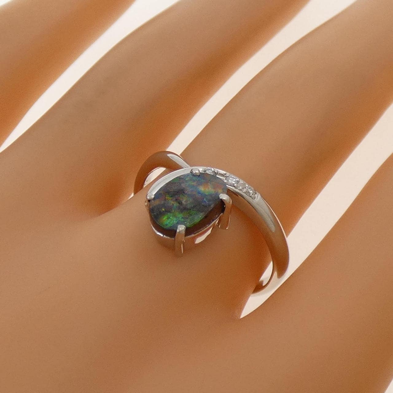 PT900欧泊戒指，1.62克拉