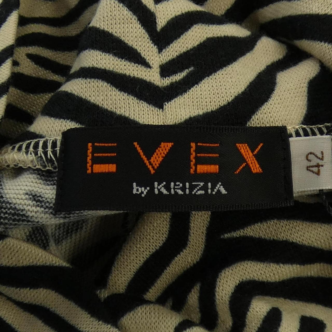 エヴェックスバイクリツィア EVEX BY KRIZIA トップス