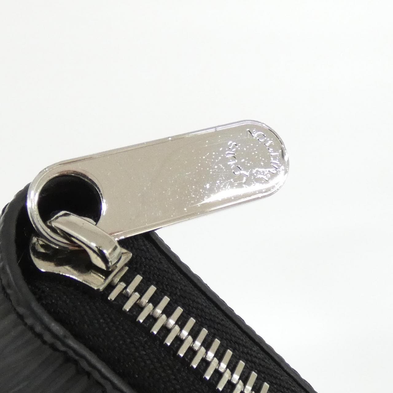 ルイヴィトン エピ ジッピー ウォレット M61857 財布