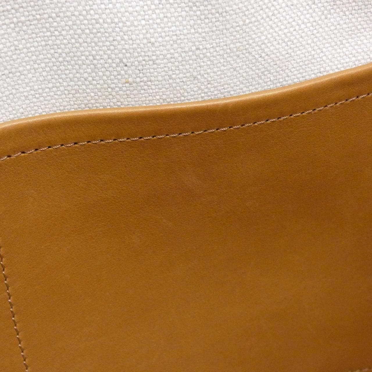 LOUIS VUITTON Lock It MM M21342 包