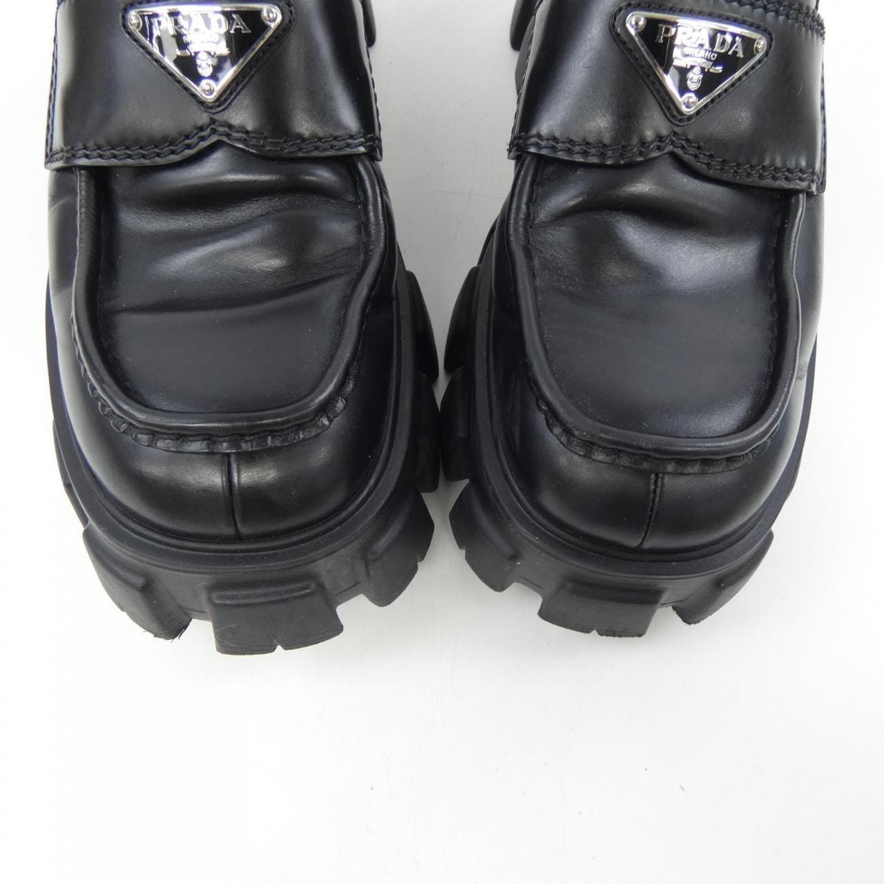 プラダ PRADA モノリスブラッシュドレザーローファー 2DE129 シューズ