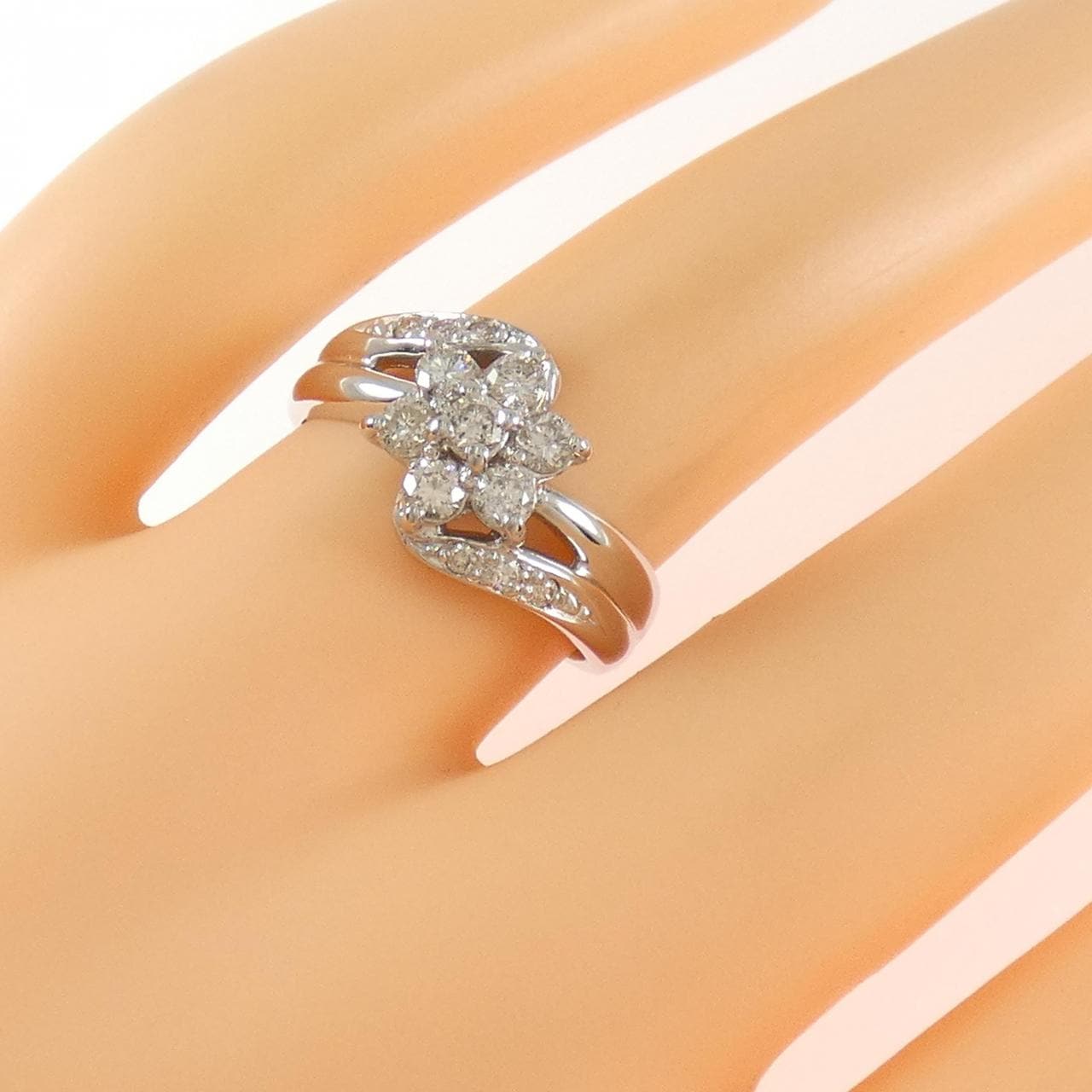 PT900 Flower Diamond Ring 0.50CT