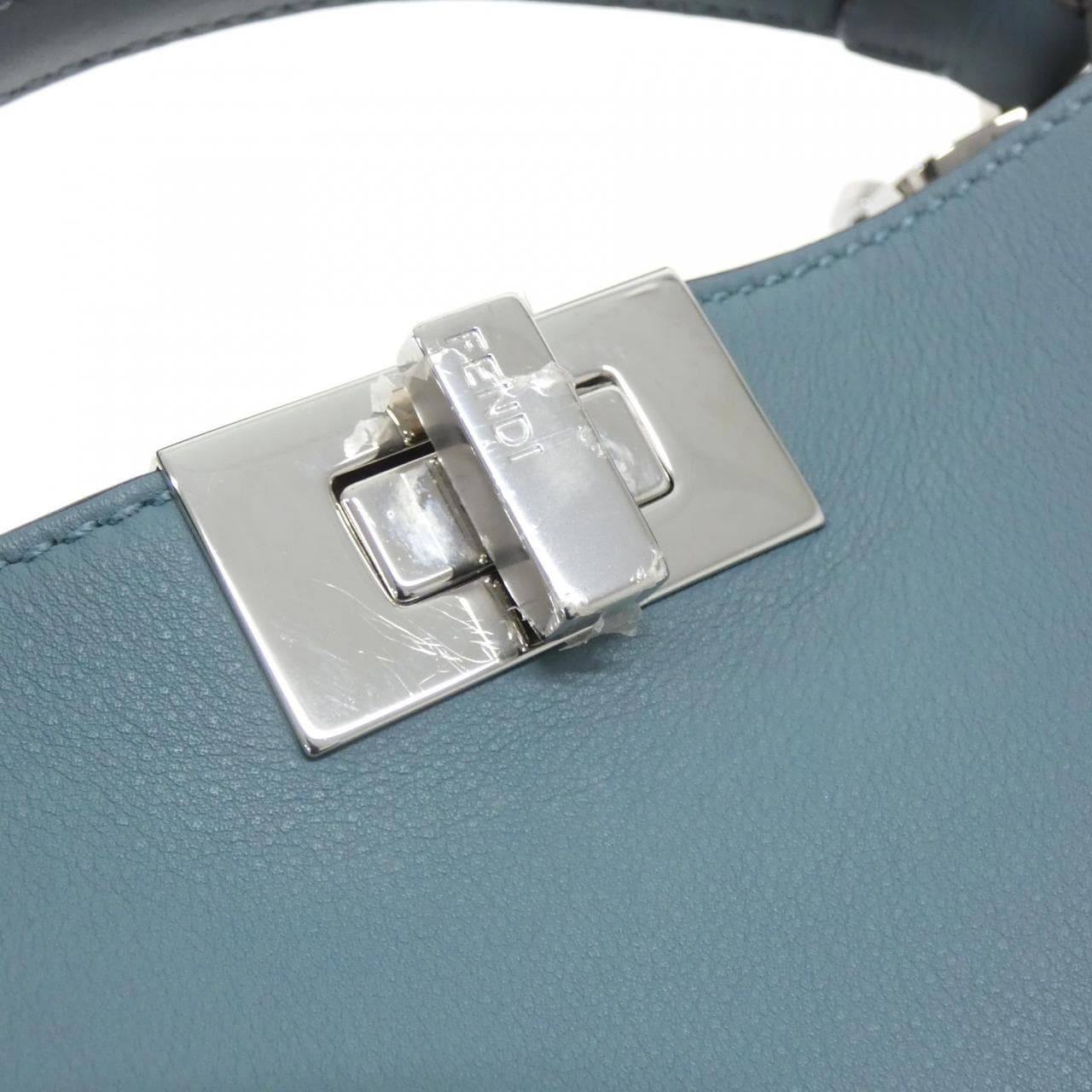 フェンディ ピーカブー エッセンシャリー 8BN302 9FJ ハンドバッグ