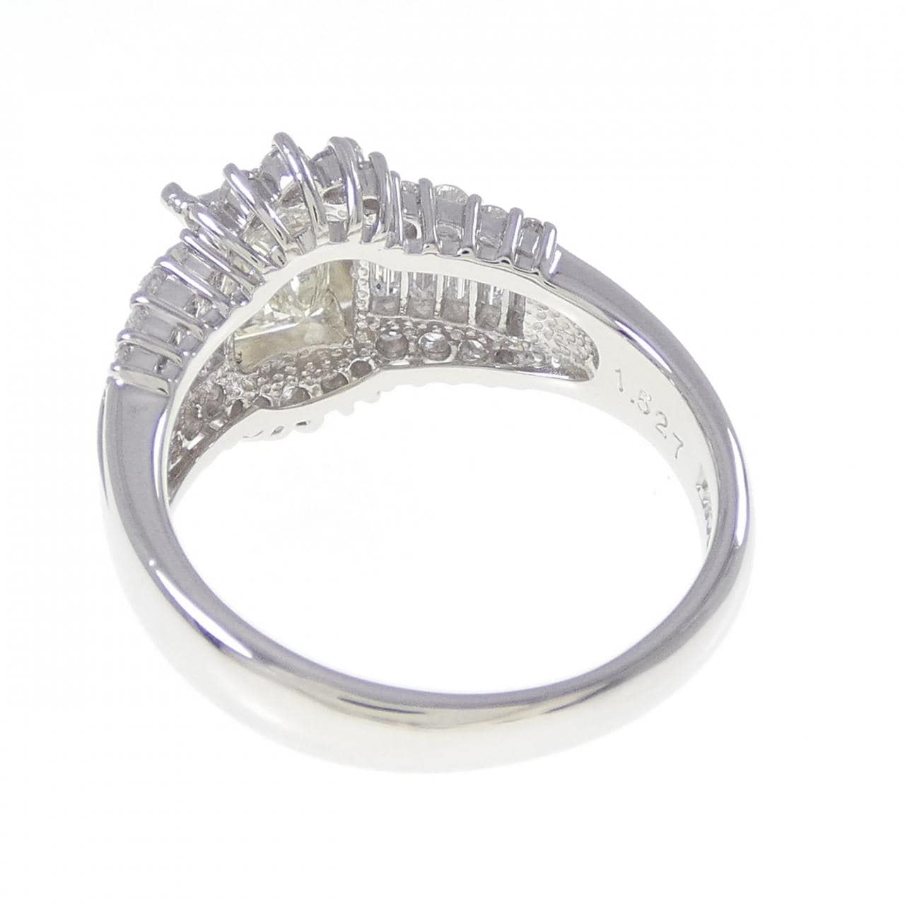 PT900 ダイヤモンド リング 1.527CT M SI1 ファンシーカット