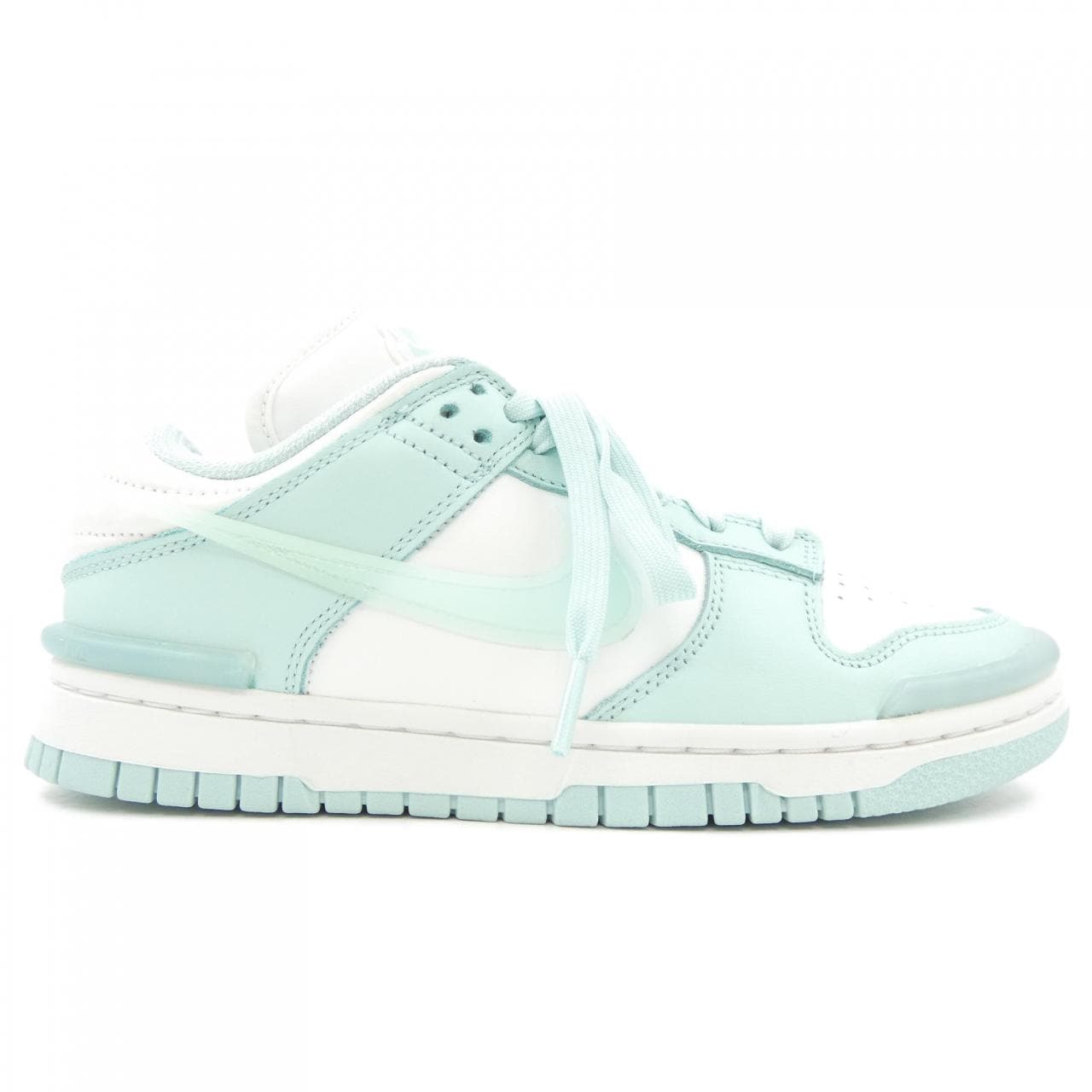 ナイキ NIKE スニーカー