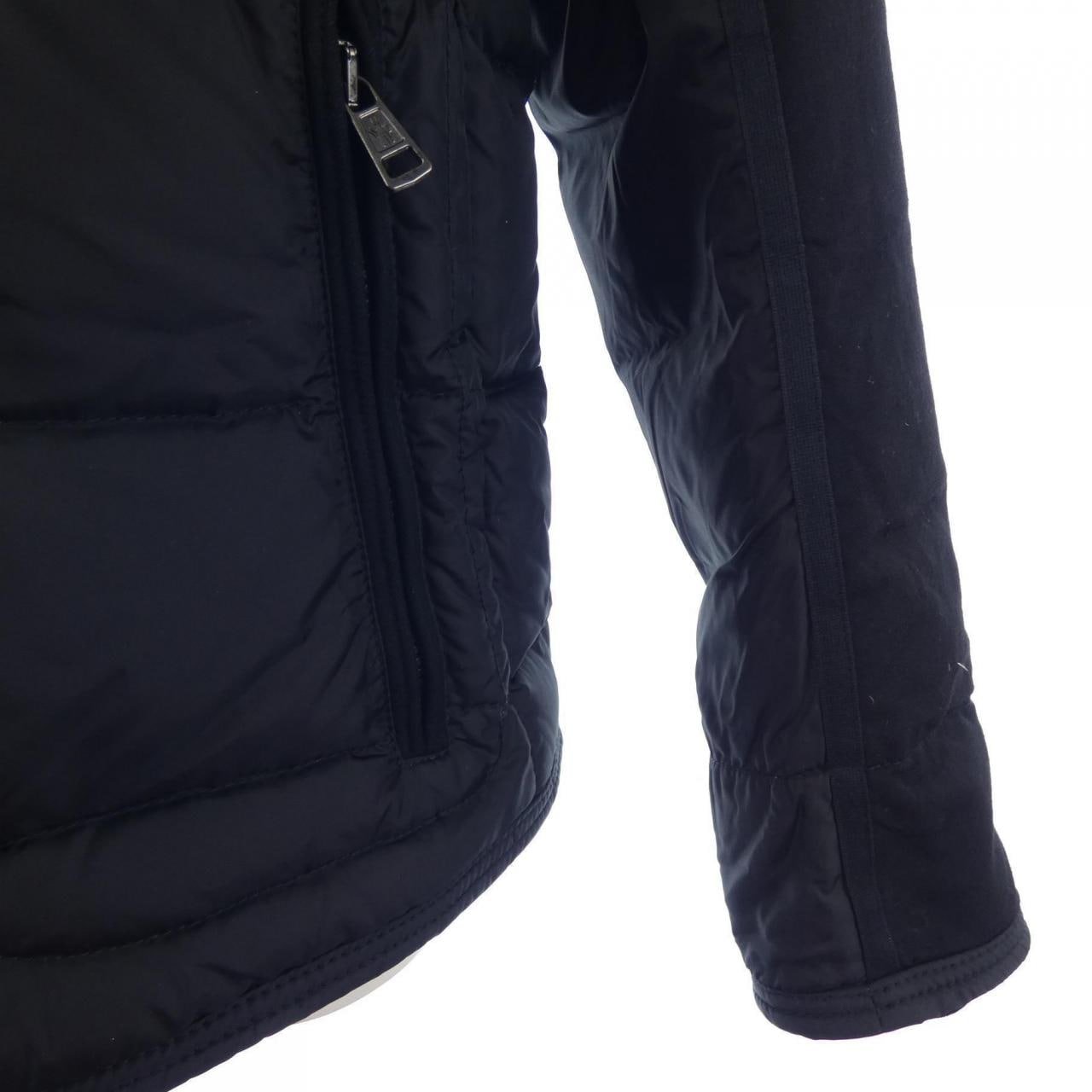 モンクレール MONCLER ダウンジャケット