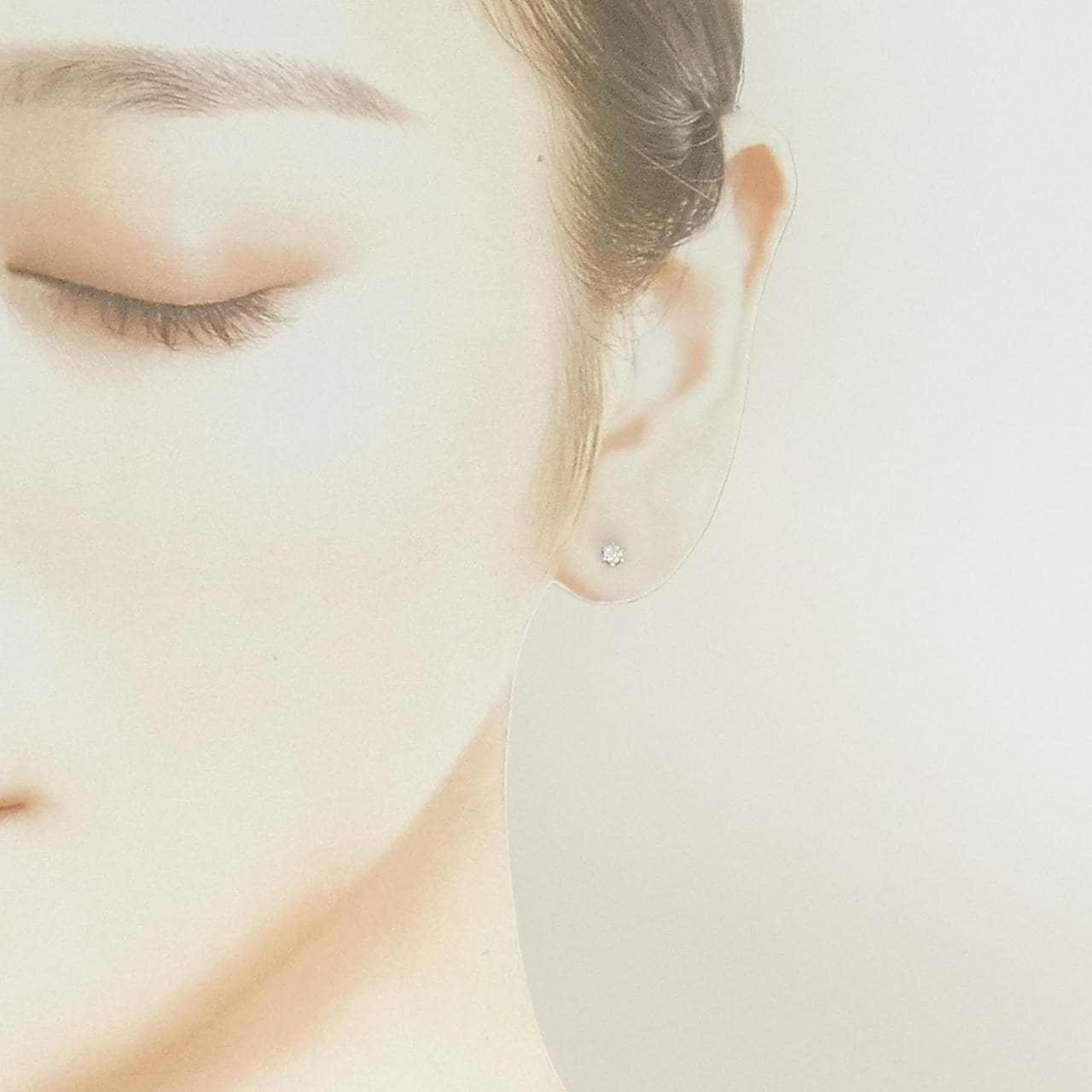 PT900 ソリティア ダイヤモンド ピアス 0.10CT