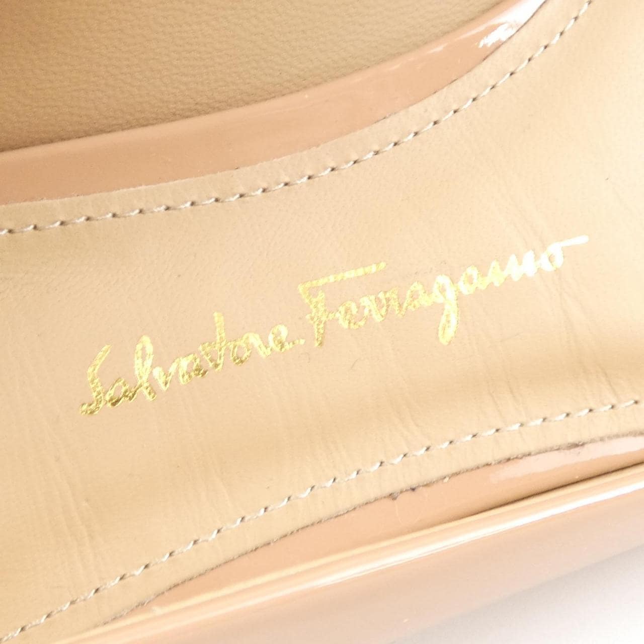 サルヴァトーレフェラガモ SALVATORE FERRAGAMO パンプス