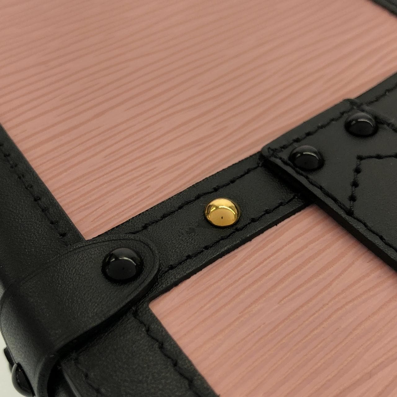 ルイヴィトン エピ ポシェット トランク ヴェルティカル M67872 ショルダーバッグ