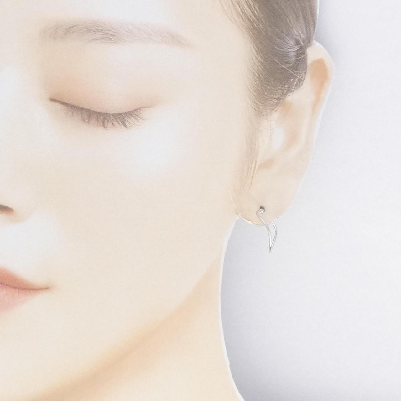 K18WG earrings