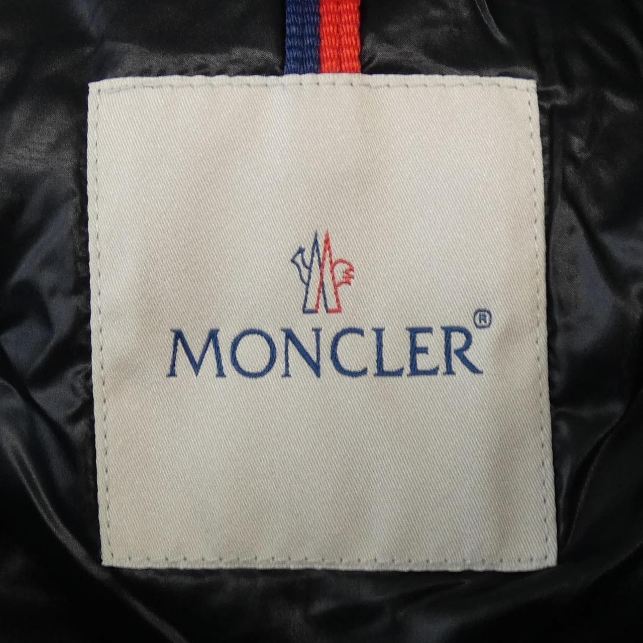 モンクレール MONCLER ダウンジャケット