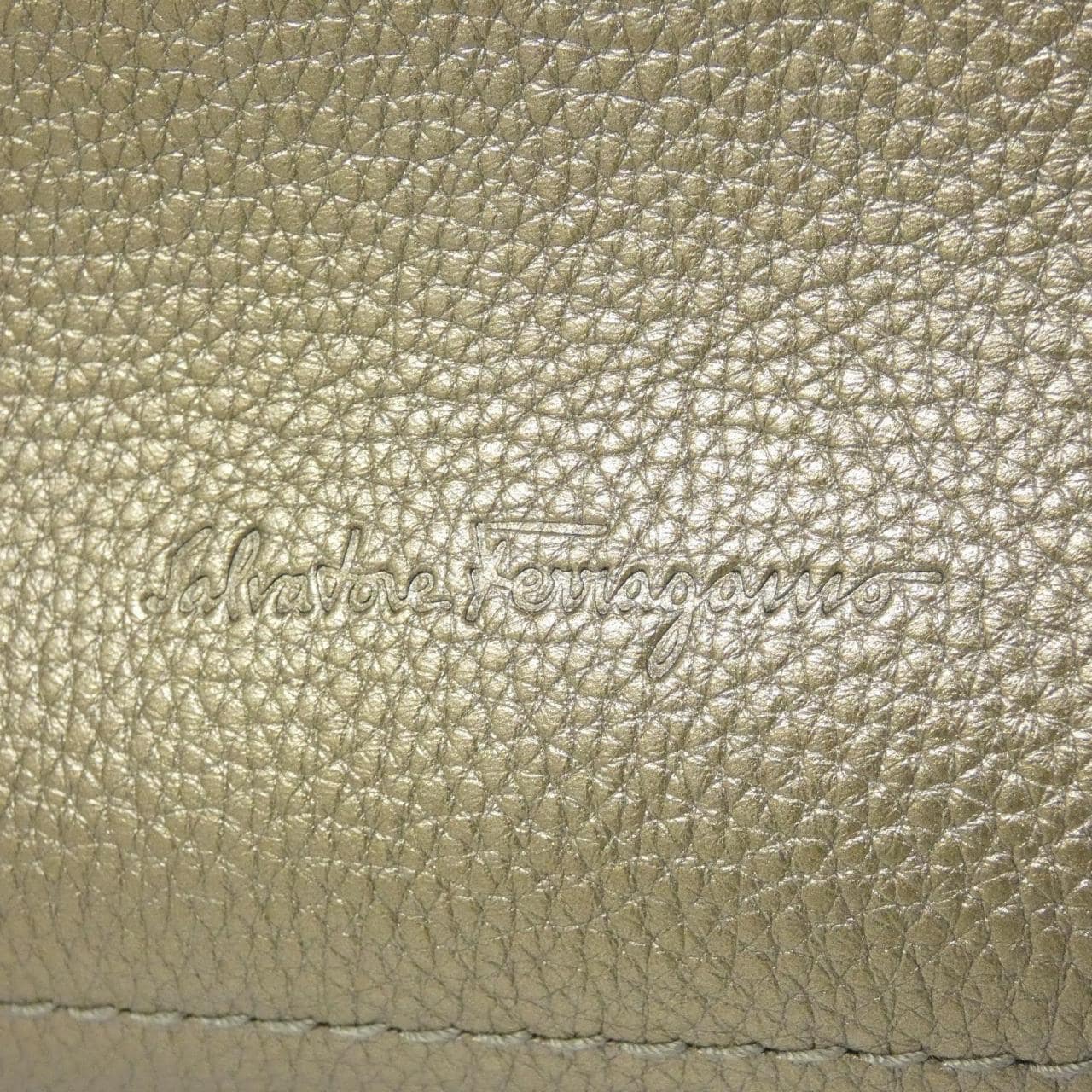 サルヴァトーレフェラガモ 21 F216 バッグ