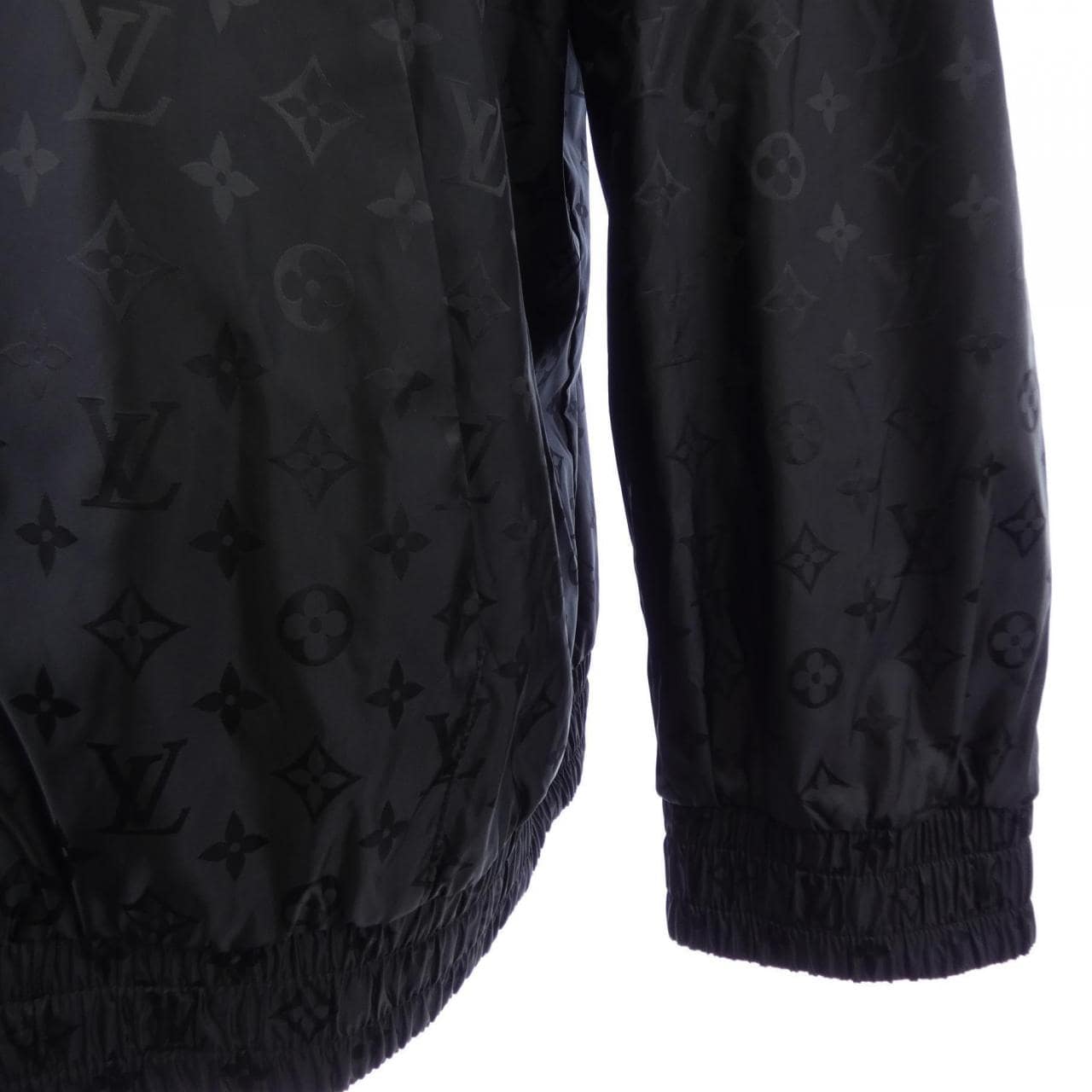 ルイヴィトン LOUIS VUITTON モノグラムリバーシブルライトボンバー HON40WZLW ブルゾン